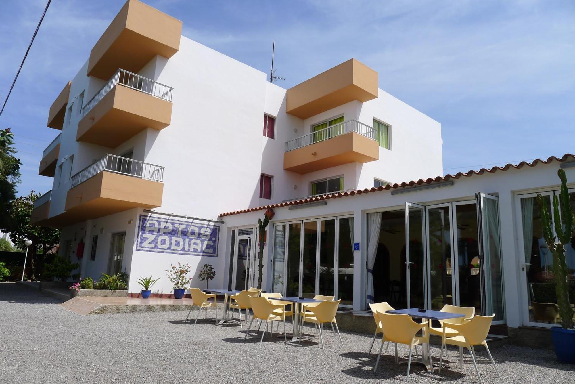 Apartamentos Zodiac San Antonio Abad Exterior foto