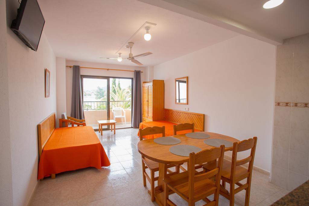 Apartamentos Zodiac San Antonio Abad Exterior foto