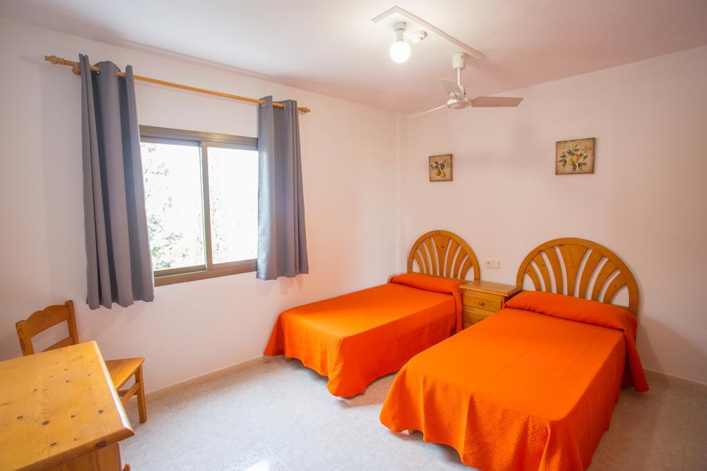 Apartamentos Zodiac San Antonio Abad Exterior foto