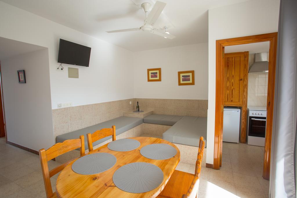 Apartamentos Zodiac San Antonio Abad Exterior foto