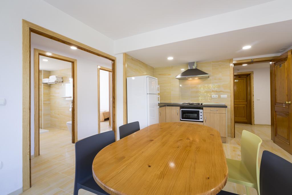 Apartamentos Zodiac San Antonio Abad Exterior foto