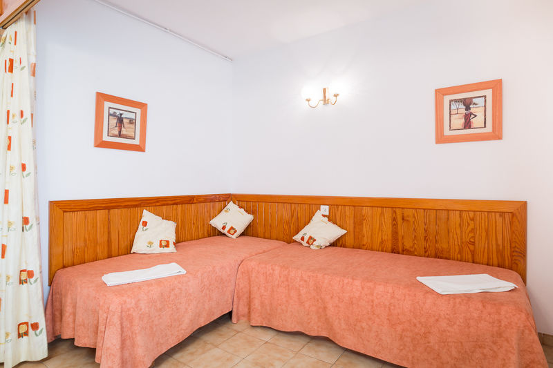 Apartamentos Zodiac San Antonio Abad Exterior foto